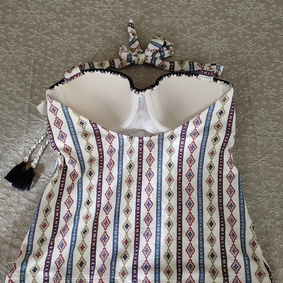 Jessica Simpson New Bikini - Picture 10 of 11